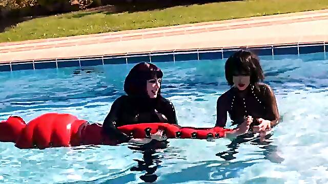 TANGENTOD Latex Pool Float Play