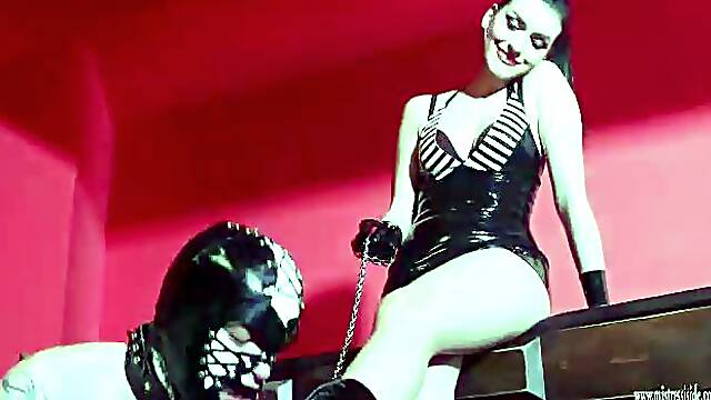Boot Domination Neri In Latex FemDom