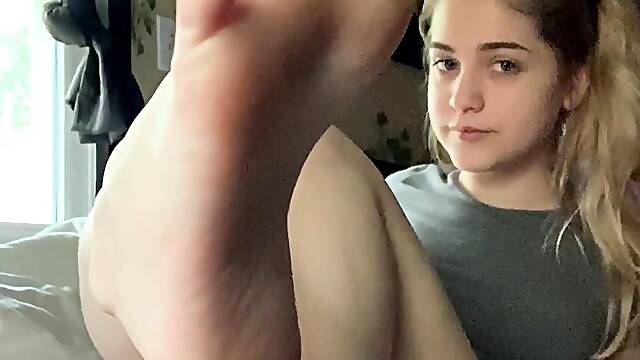 Real amateur teen plays with toys as she masturbates