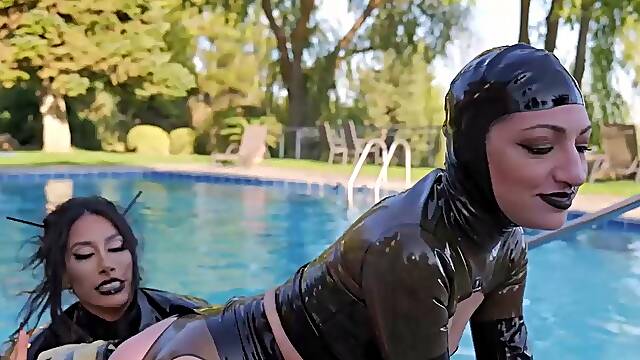 TANGENTOD Latex Pool Playtime Fun