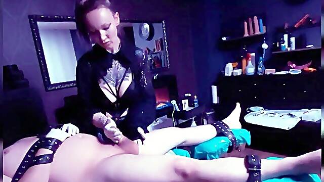 Madame Lynn FemaleDomination - Clinic Dreams With Dr Lynn