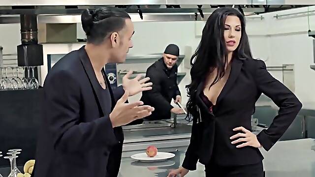 Nasty Alexa Tomas wants her muffin cooked with cum