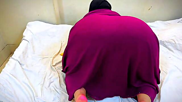 Aria Mia Stuffs Toy into Chubby Big Ass, Close-Up Pleasure