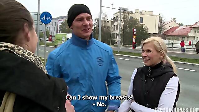 Swinger Party In The Car - Samantha Bee