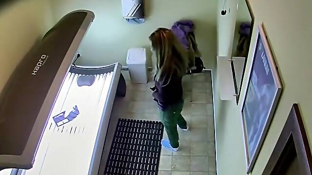 Hairy Pussy in Solarium