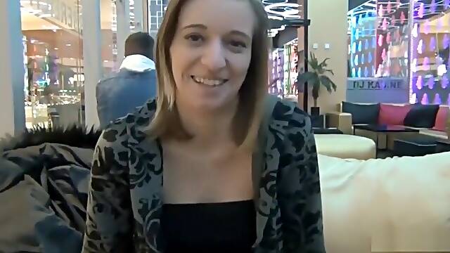 Gewagter Public Anal Fick im Einkaufszentrum