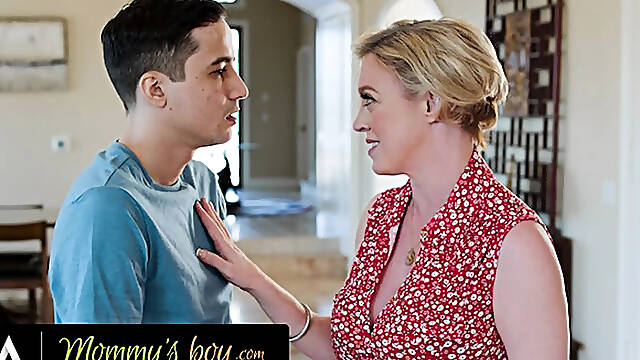 MOMS HUNK - Pervert Breasty mother Id like to fuck Dee Williams Lets Her Stepson Hard Bang Her To Boost His Confidence