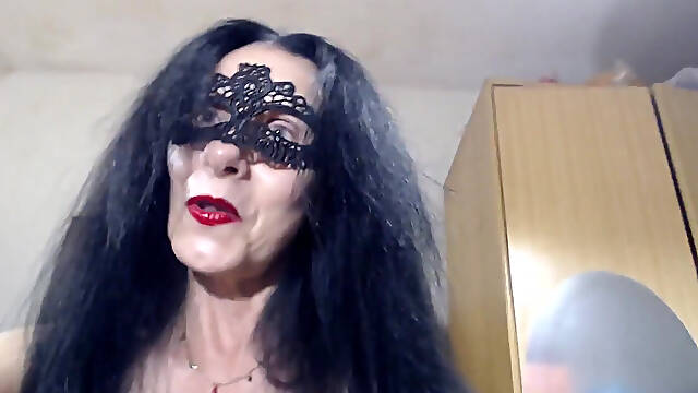 Tights That Show Your Feet and Are Triggered