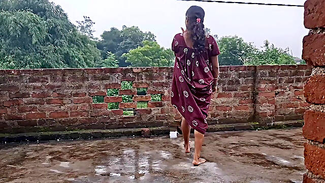 Desi Neha Bhabhi First Time Sex
