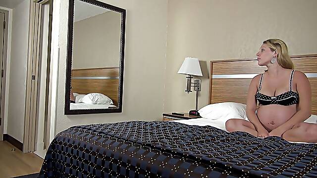 Pregnat bts chat Nikki-Mae