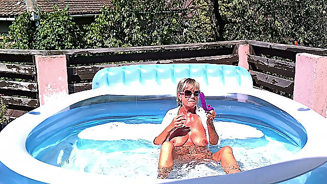 Dirtymilftina Fuck Me in the Pool